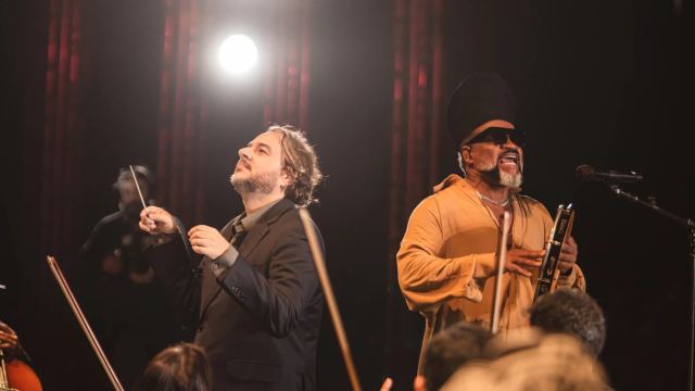 As músicas favoritas de Carlinhos Brown no disco com a Orquestra Ouro Preto