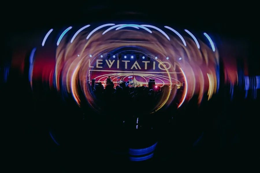 Levitation: conheça o festival que virou referência da psicodelia no mundo e chega ao Brasil em 2027