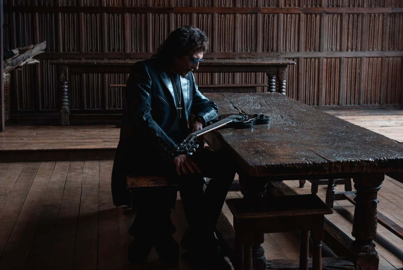 Tony Iommi lança "From The Dark", primeiro álbum solo em 21 anos