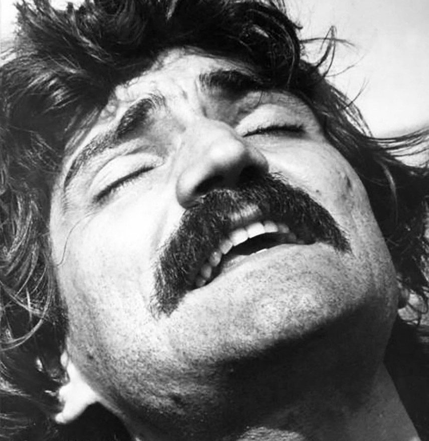 Belchior (1946 – 2017) em imagem da sessão de fotos feitas para a capa do álbum 'Alucinação' (1976), obra-prima do artista — Foto: Januário Garcia / Divulgação Philips