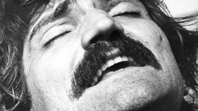 Belchior (1946 – 2017) em imagem da sessão de fotos feitas para a capa do álbum 'Alucinação' (1976), obra-prima do artista — Foto: Januário Garcia / Divulgação Philips